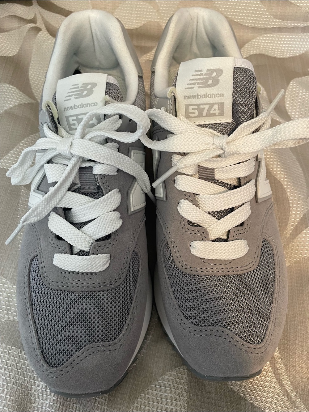 New Balance Women's Gray and White 574 platform sneakers - Picture 2 of 12